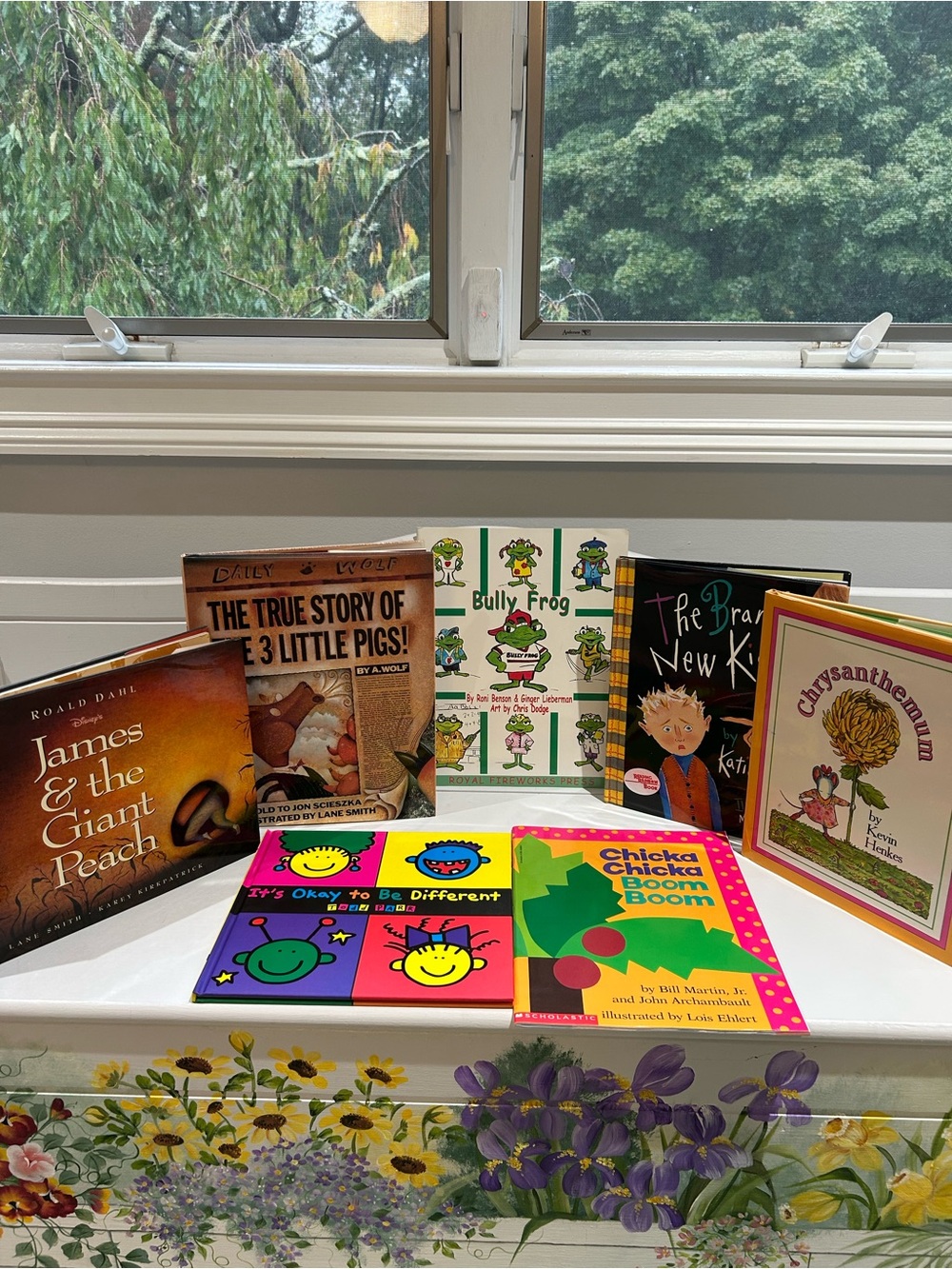 7 Classic Children's Hardcover and Paperback Picture Book Collection